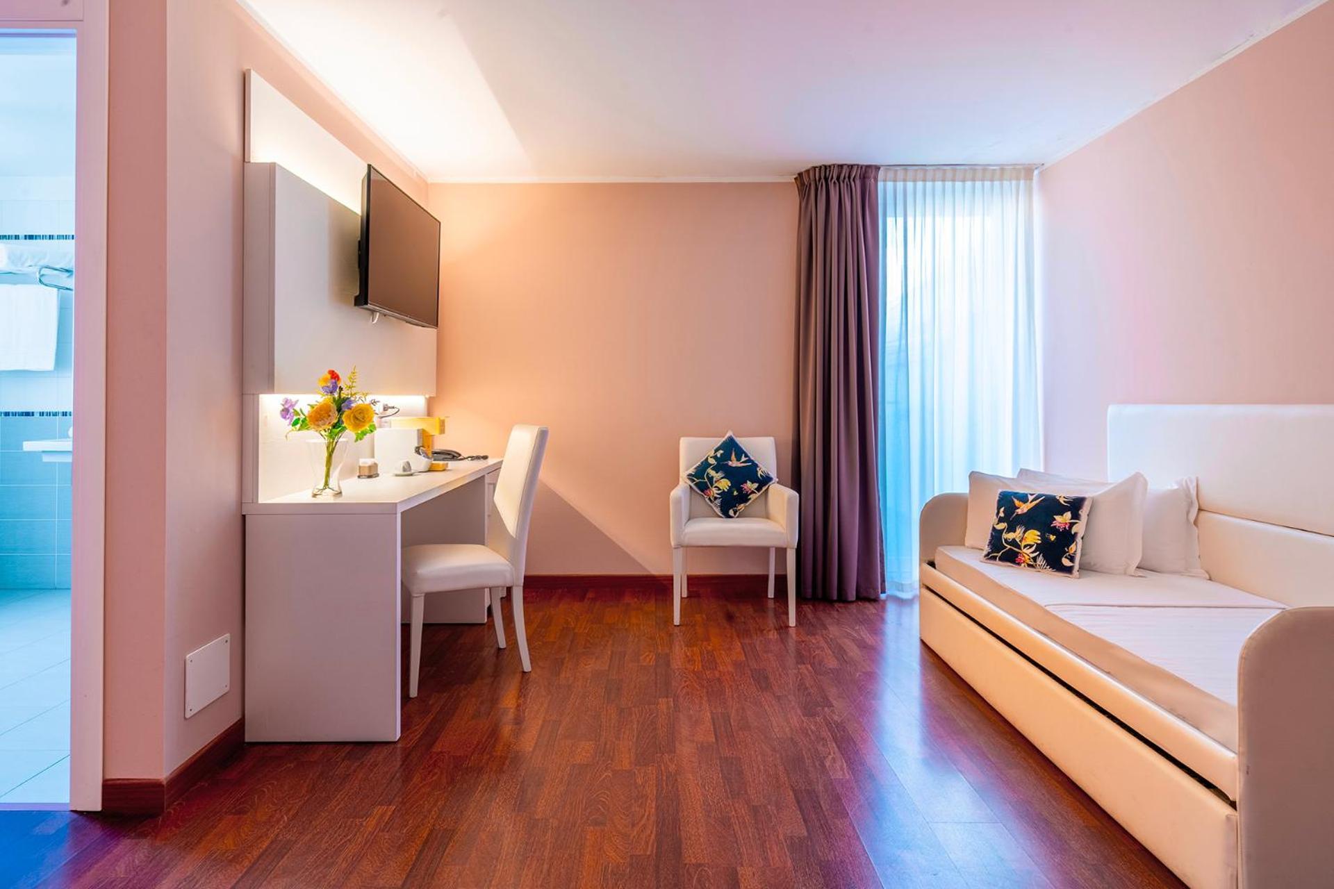 Hotel Formula Int. & Puravita 4*