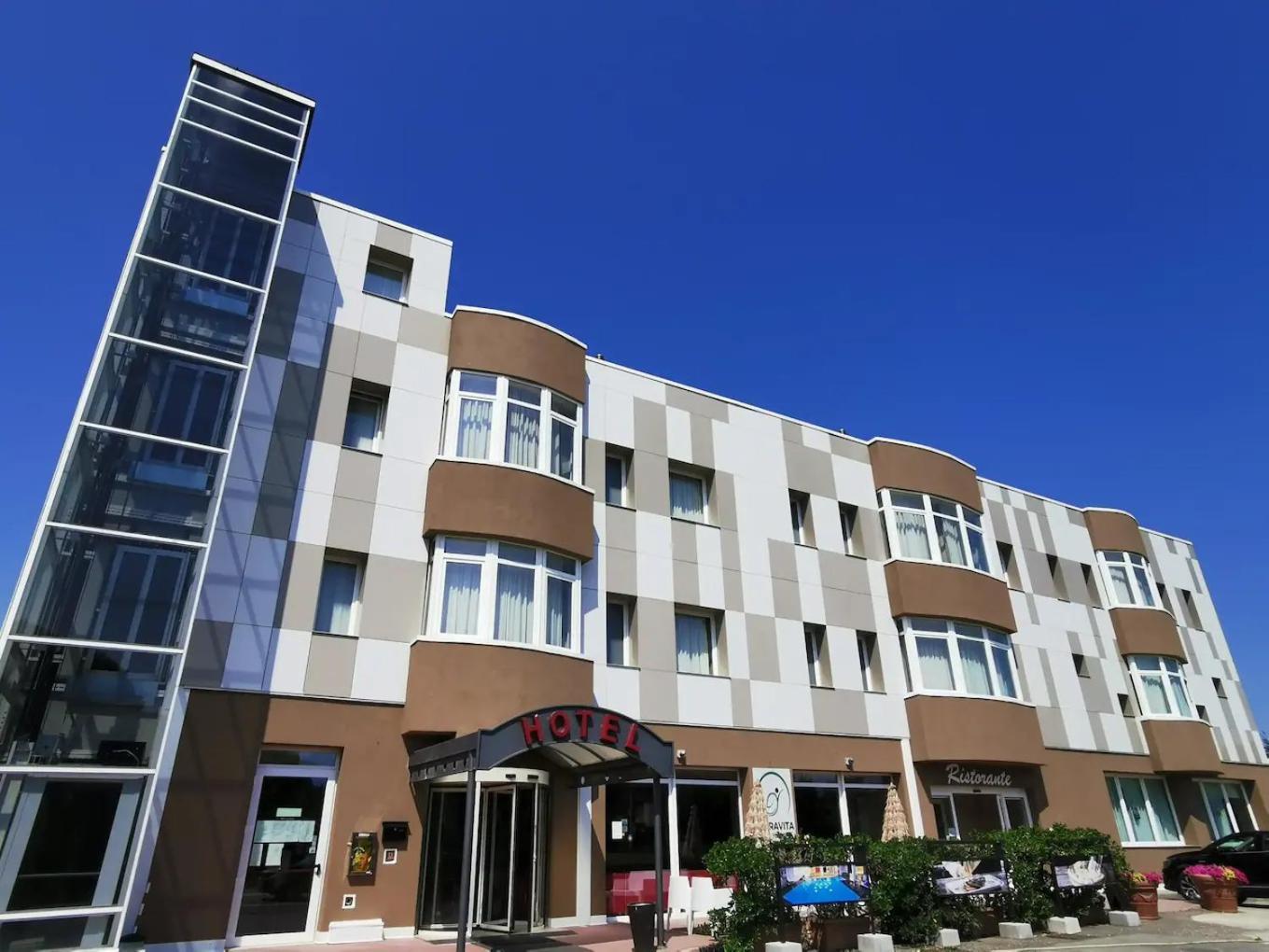 Formula Int. & Puravita Hotel